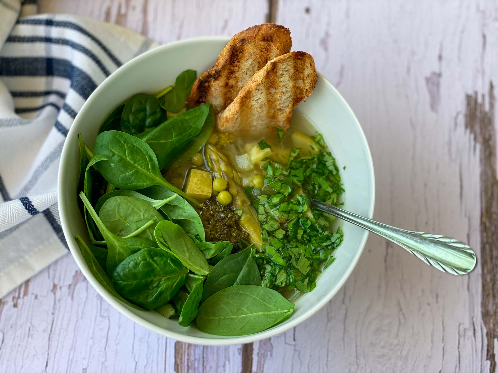 https://www.italiankitchenconfessions.com/wp-content/uploads/2020/05/Green-Detox-Spring-Soup-2.jpg