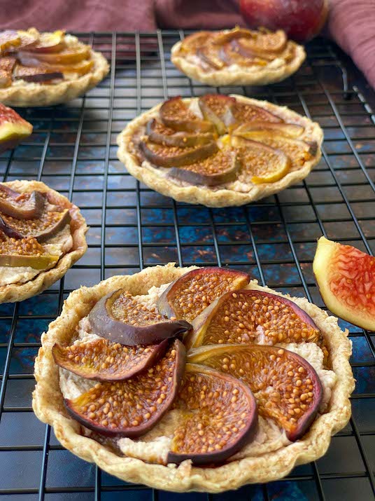 Fig-Tartlets-with-Ricotta-Honey-Welcome-the-Fall-5-1