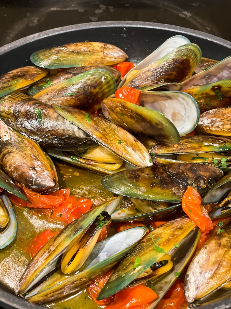 Mussels Spaghetti With Spicy Cherry Tomatoes Italian Kitchen Confessions